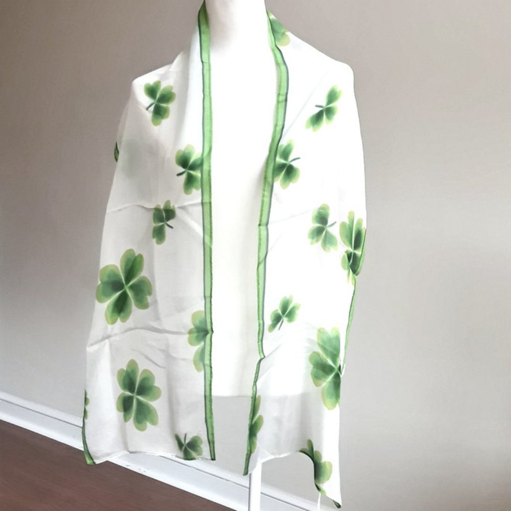 ☘️ Shamrock Long Scarf NWT